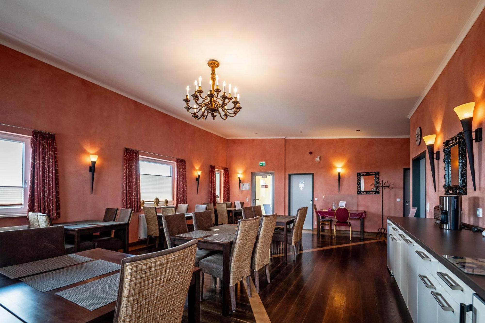 7O'Clock - Hotel Hannover Laatzen ภายนอก รูปภาพ